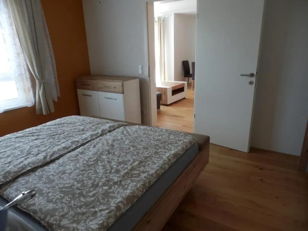 Spacious, Modern 1-bdrm Apt near VIC & Austria Ctr - photo 2