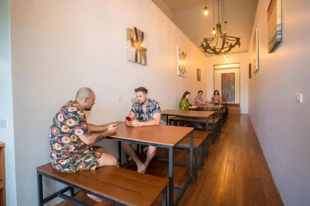 Farmer's Grand Hostel - photo 11