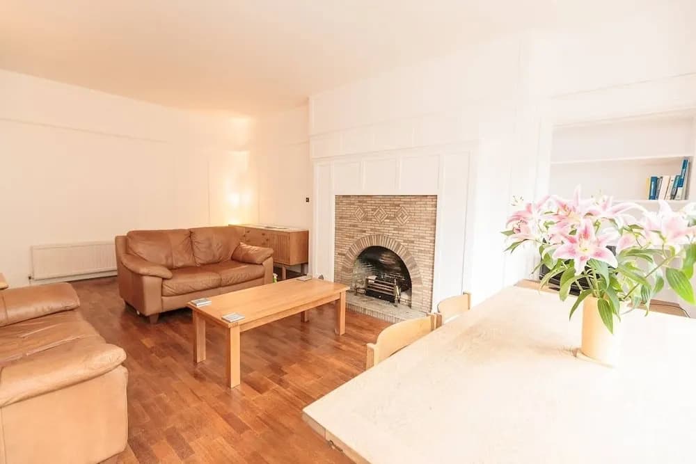 Cosy 2br, City Centre Apartment - photo 5