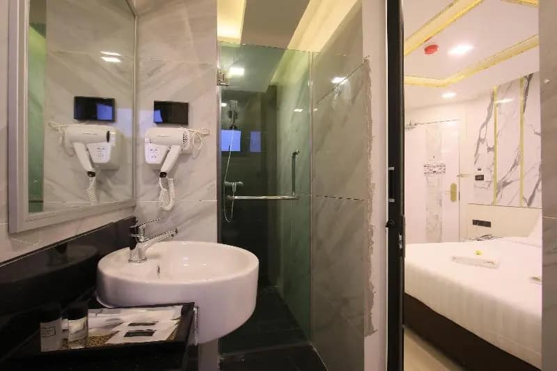 Pratunam Atrium Hotel - photo 8