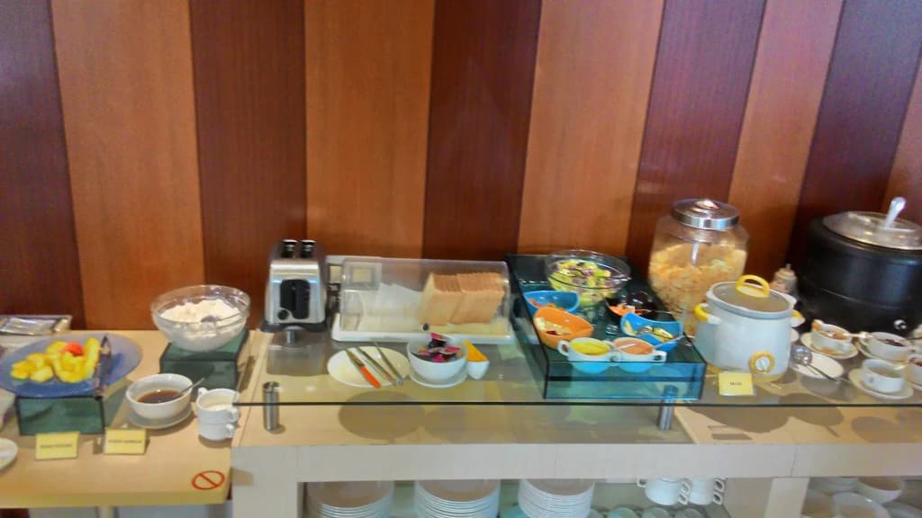 V Hotel Tebet - photo 13
