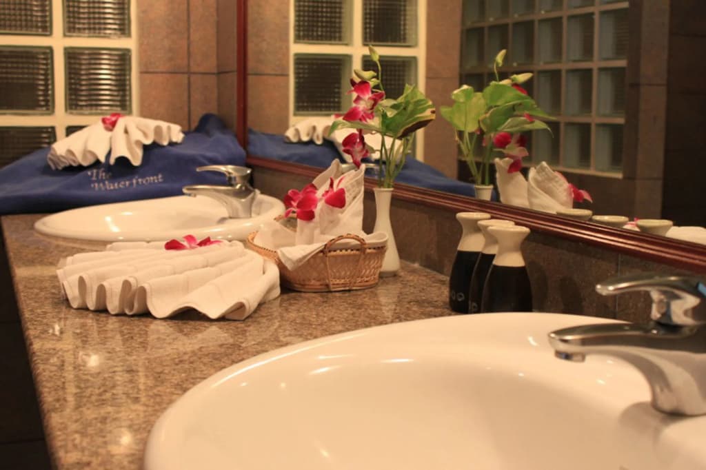 The Waterfront Hotel at Fisherman's Village - photo 9