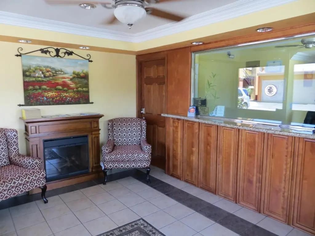 Azusa INN Motel - photo 2