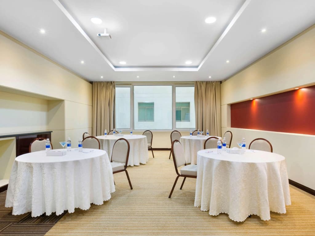 Ibis Muscat Hotel - photo 8