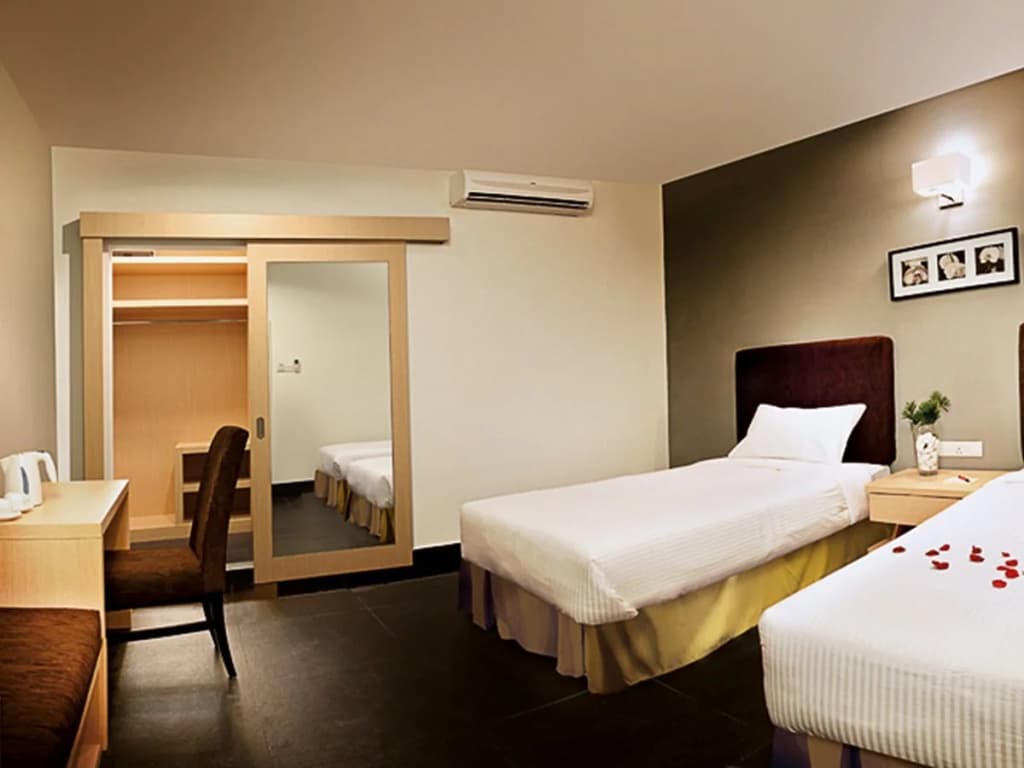 Sky Hotel Selayang - photo 5