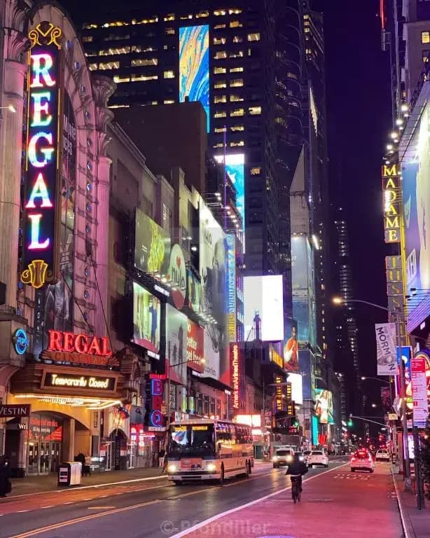 42nd Street. Time Square King Size Private Room - photo 2