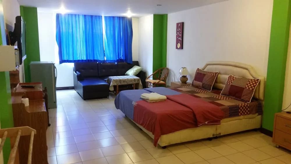 Roadside Guest House - photo 3