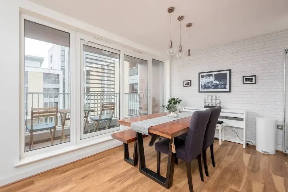 Ultra Stylish 2 Bed/2 Bath with Balcony & Parking - photo 6