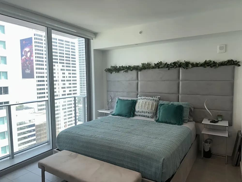 Premier Studio with King Bed and Queen Sofa-bed - main photo