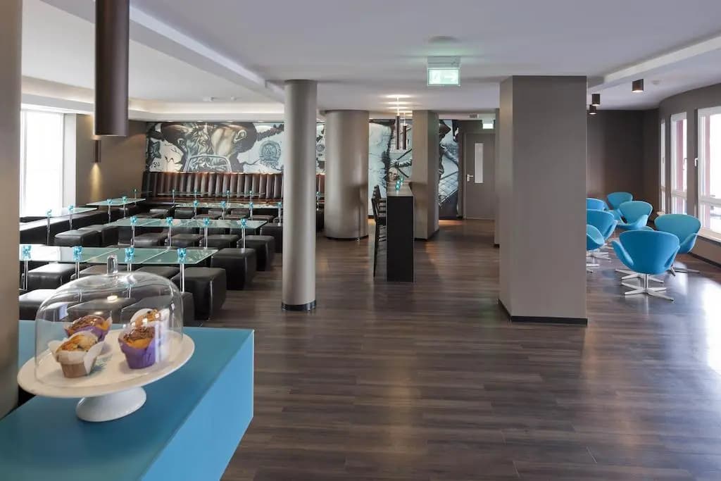 Motel One Berlin-Mitte - photo 25