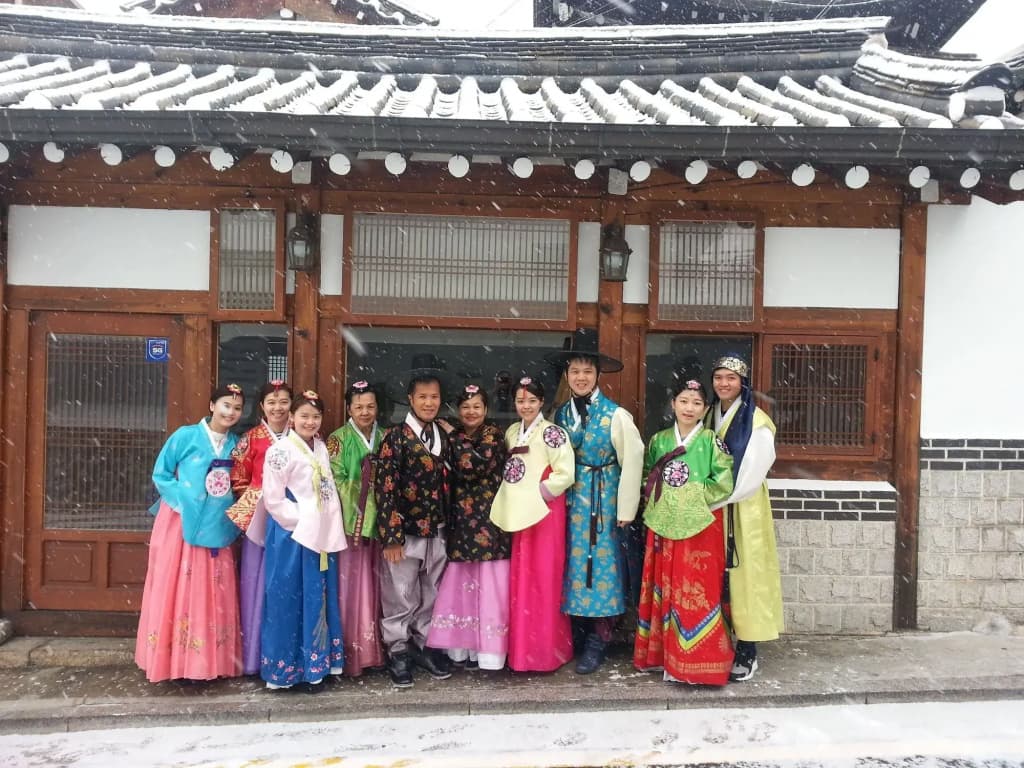 Bukchonmaru Hanok Guesthouse - photo 17