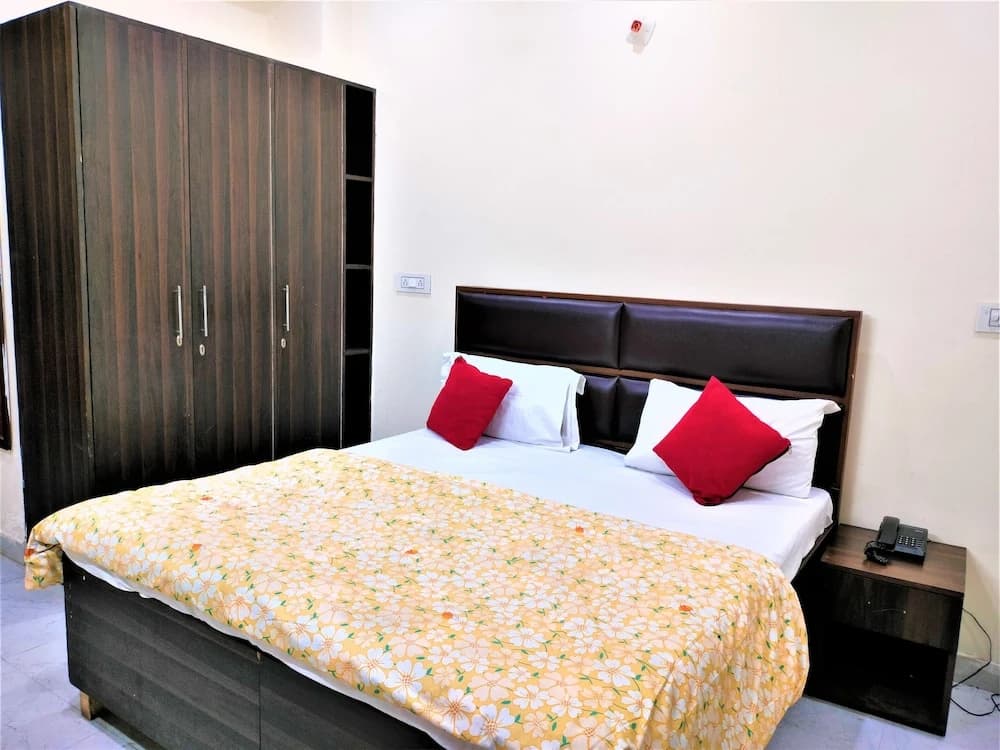 Hotel Star Light Near Nizamuddin Station - photo 12