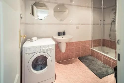 St. George Apartments - photo 8