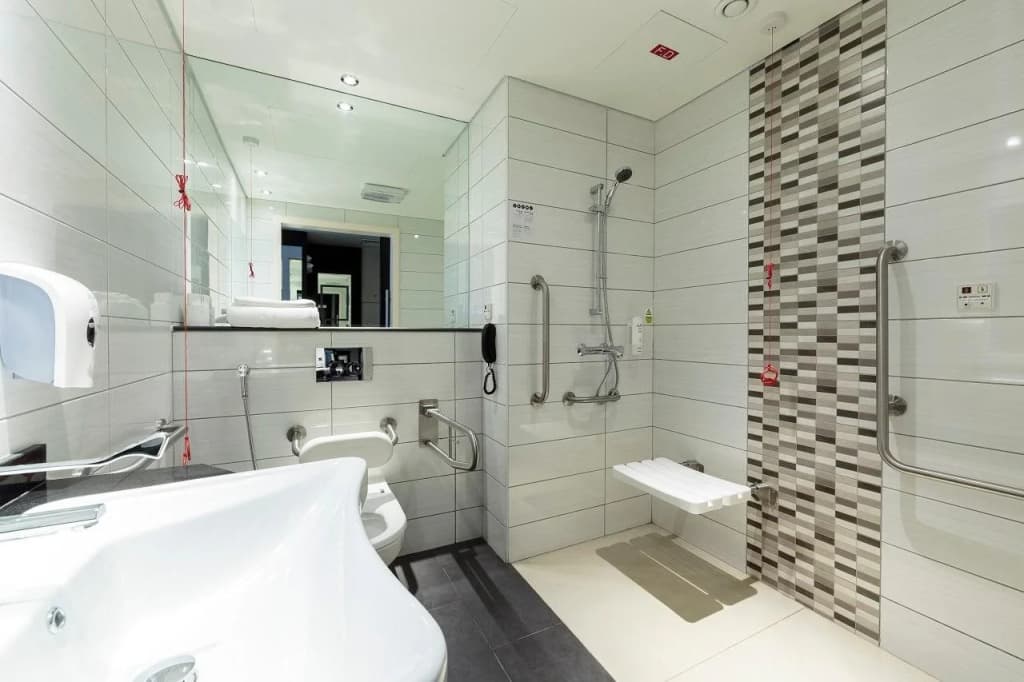 Premier Inn Doha Education City Hotel - photo 8