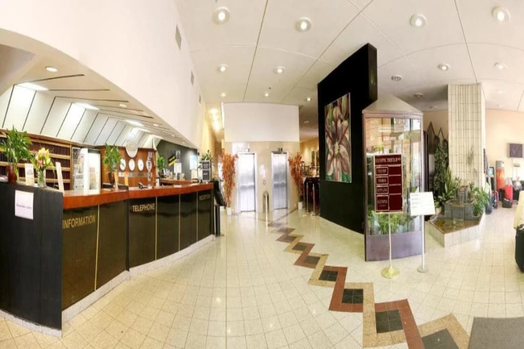 Hotel Tristar - photo 2