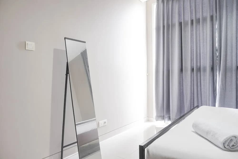 Nice And Fancy 1Br At Ciputra International Apartment - photo 2