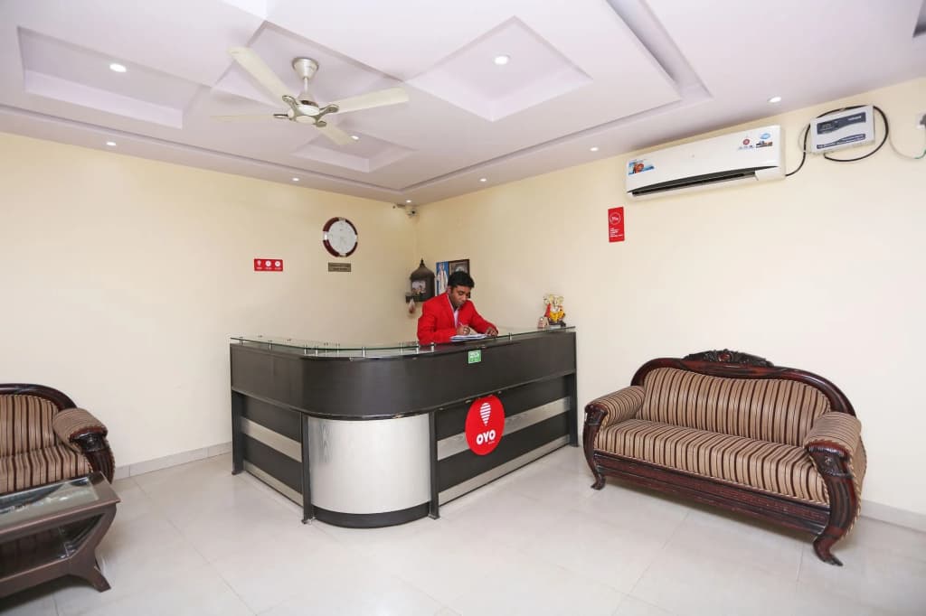 OYO 8462 Hotel Galaxy - photo 2