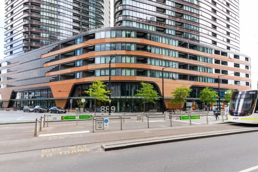 Melbourne Lifestyle Apartments - Best Views on Collins - main photo