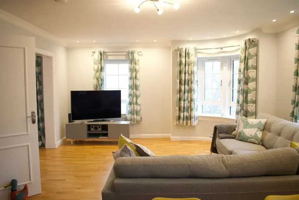 Edinburgh Top Floor Flat - photo 7