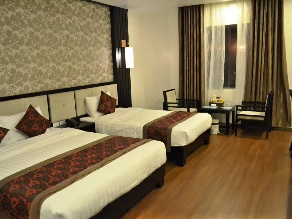 Luxury Hotel - photo 6