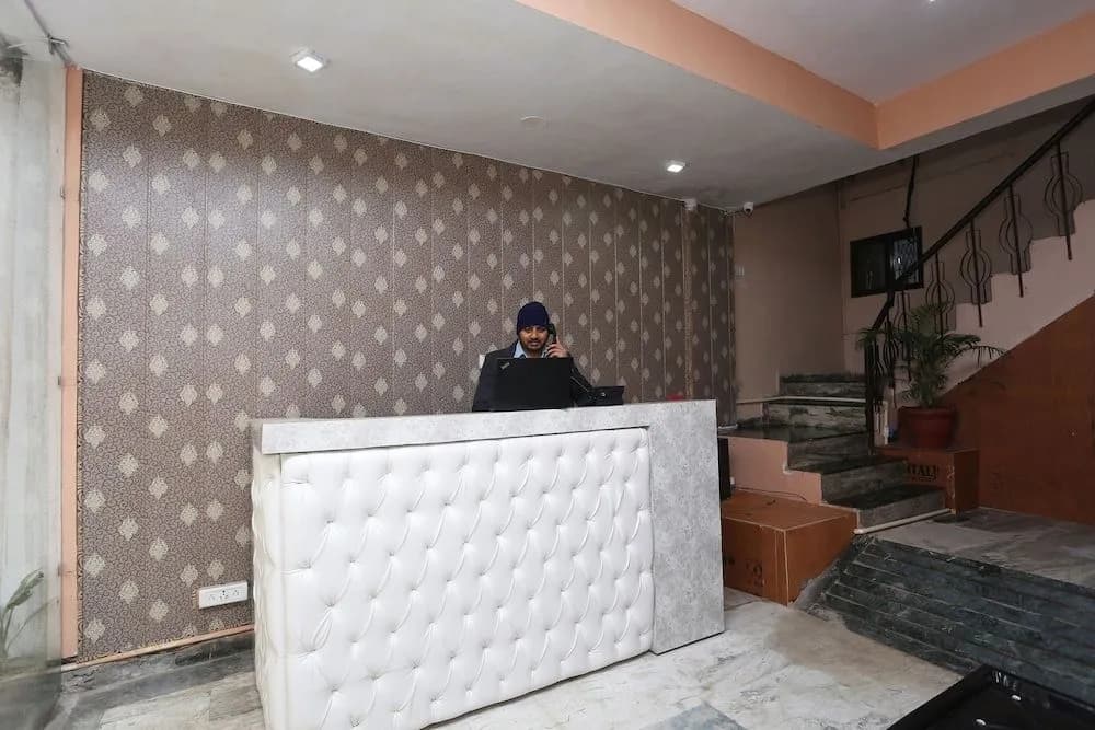 Oyo 26930 Suraj Legacy - photo 12