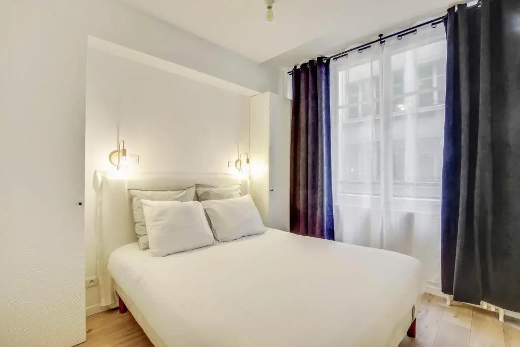 Central & Stylish Renovated Parisian Apt / 6-8 Guests - photo 6
