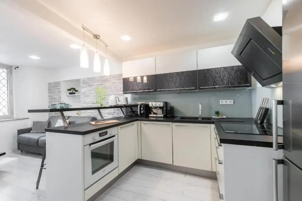 Amazing 3 Bdrs And Garden Place du Pin Parking ! - photo 19
