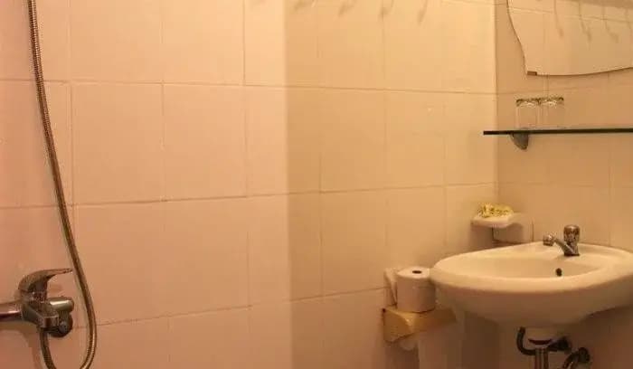 White Lion 2 Hotel - photo 8