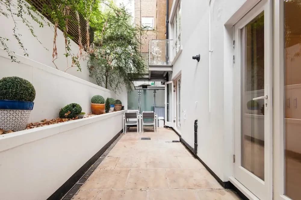The Earl's Court Square Garden Apartment - ALBS - photo 5