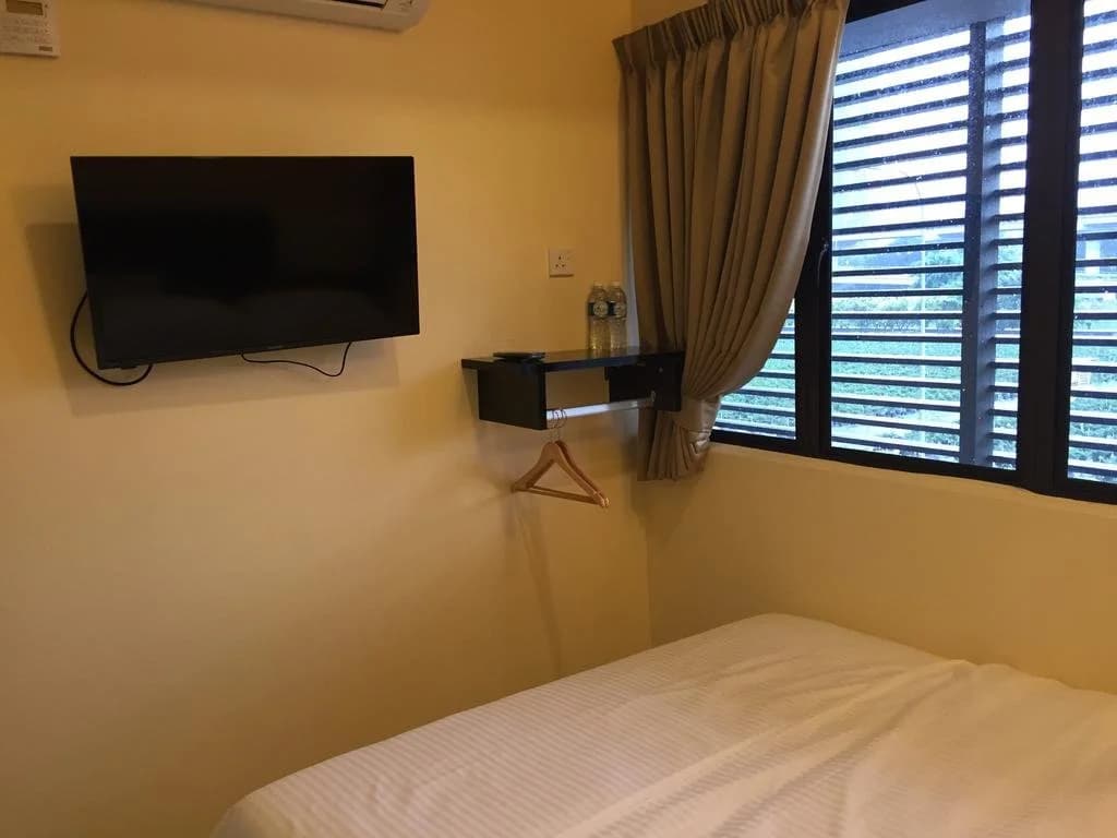 Sri Maluri Hotel - photo 13
