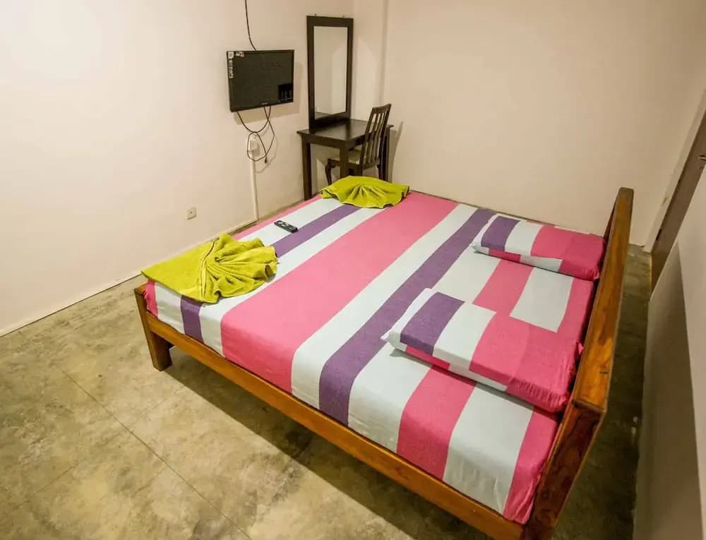 Yoho Solid Hotel Borella - photo 3