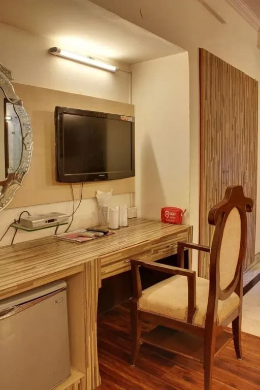 OYO 358 Hotel Golden Leaf - photo 9