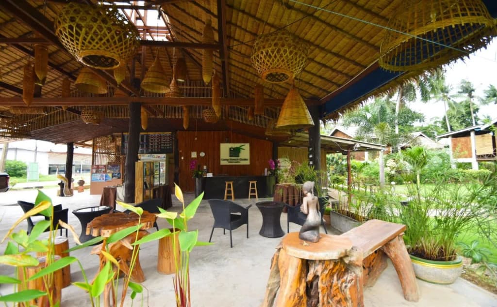 Long Beach Chalet Hotel - photo 29