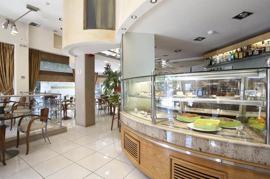 Golden City Hotel - photo 19