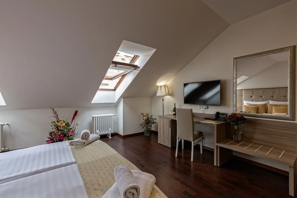 Old Town Residence by Little King - photo 2