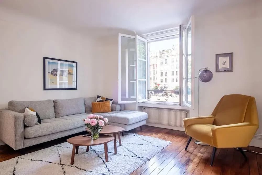 Classical-parisian Apartment on Canal Saint Martin - photo 4