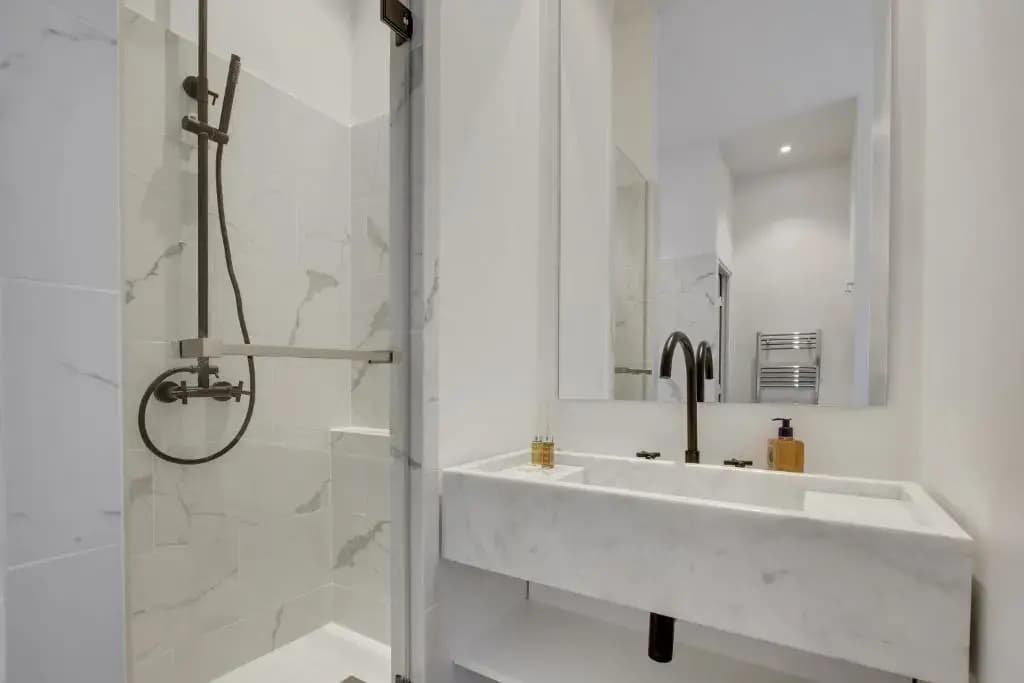 Modern Apt 3bdr/3bath - Louvre Museum/Tuileries - photo 7
