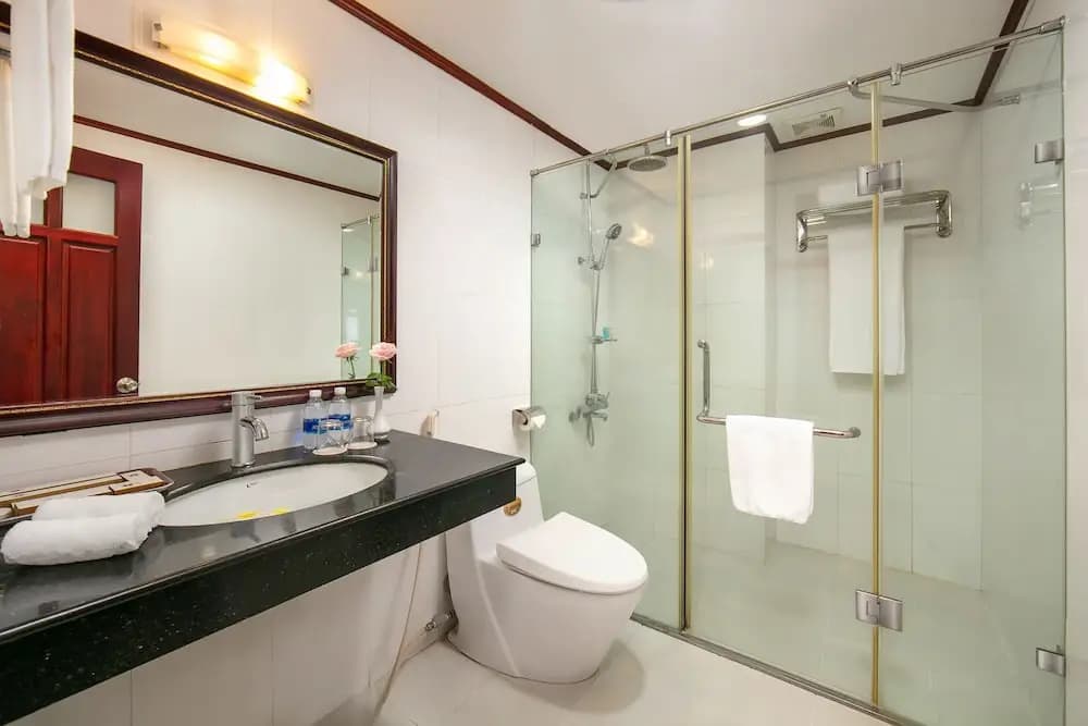 A25 Premium Hotel - 705 Lac Long Quan - photo 9