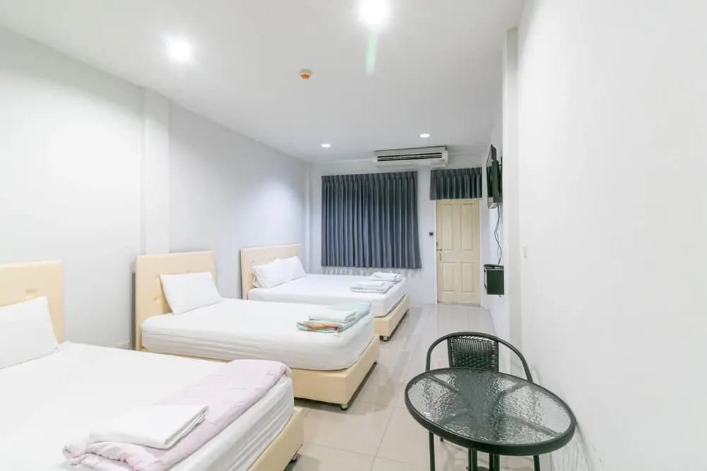 The Rooftop Residence Hostel - photo 45