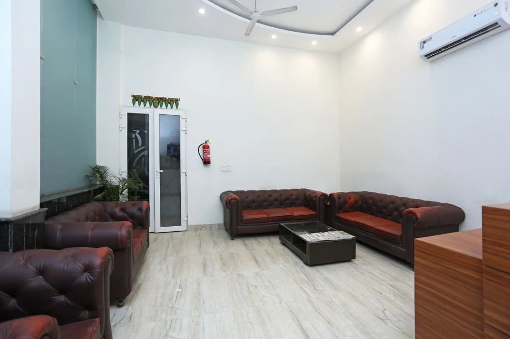 OYO 11340 Hotel Lakshmi Palace - photo 2