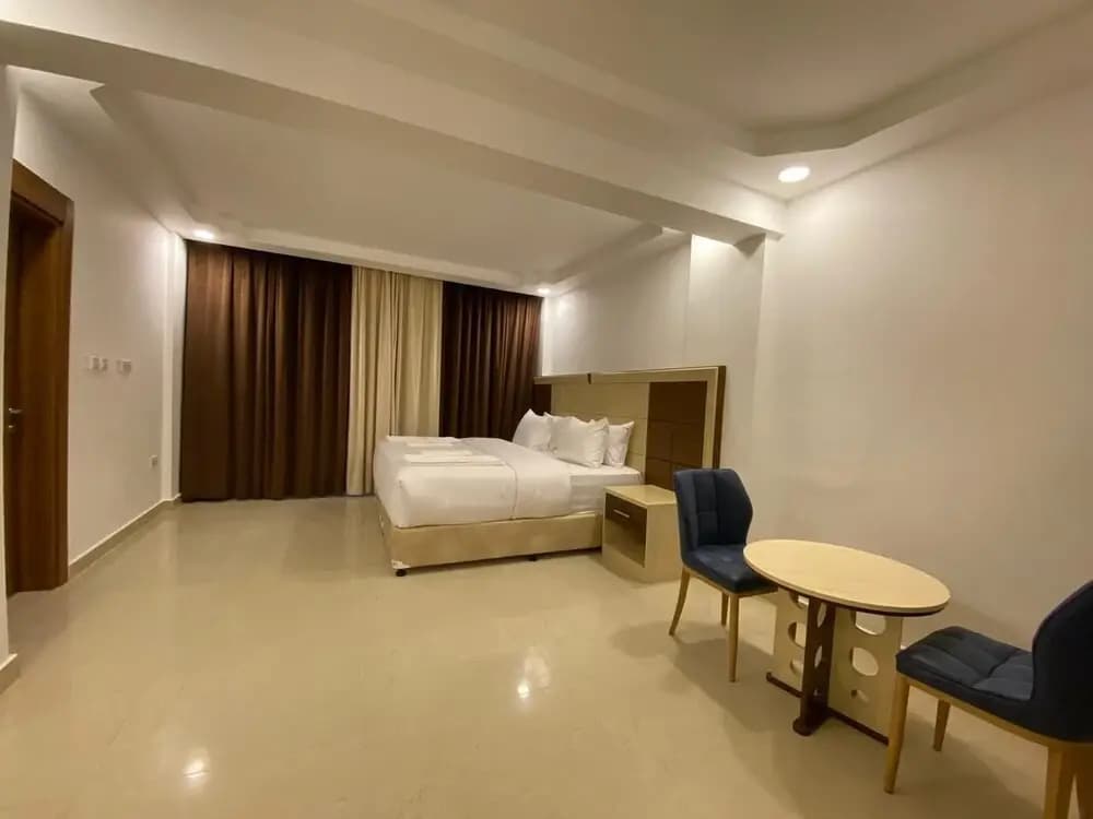 Diamond Star Hotel - photo 7