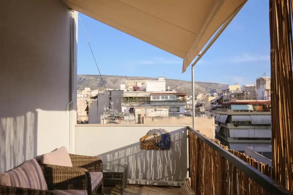 Exceptional modern studio in Athens, big balcony, central & calm - photo 3