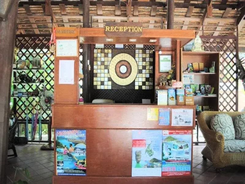 Harry's Bungalows & Restaurant - photo 2