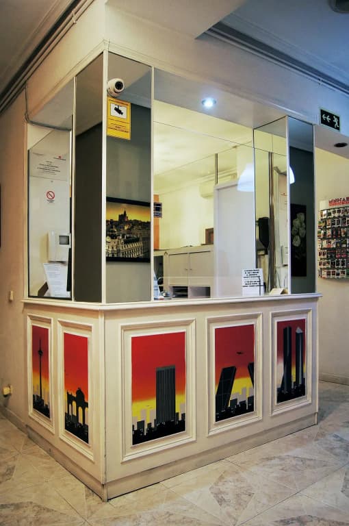 Hostal Fuencarral Kryse - photo 2
