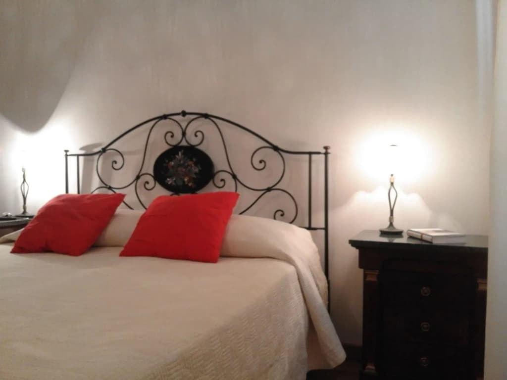Rome Center Rooms - photo 6