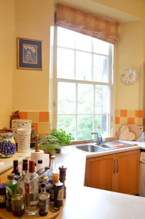 Central Edinburgh New Town Flat - photo 16