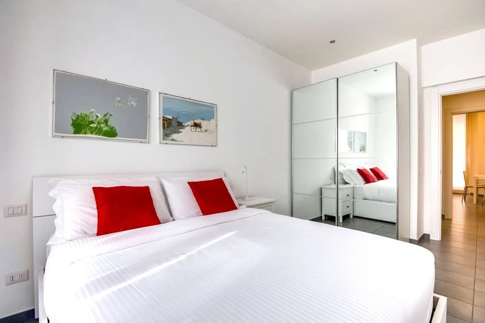 Charming 2 Beds Flat in a Great Area - photo 2