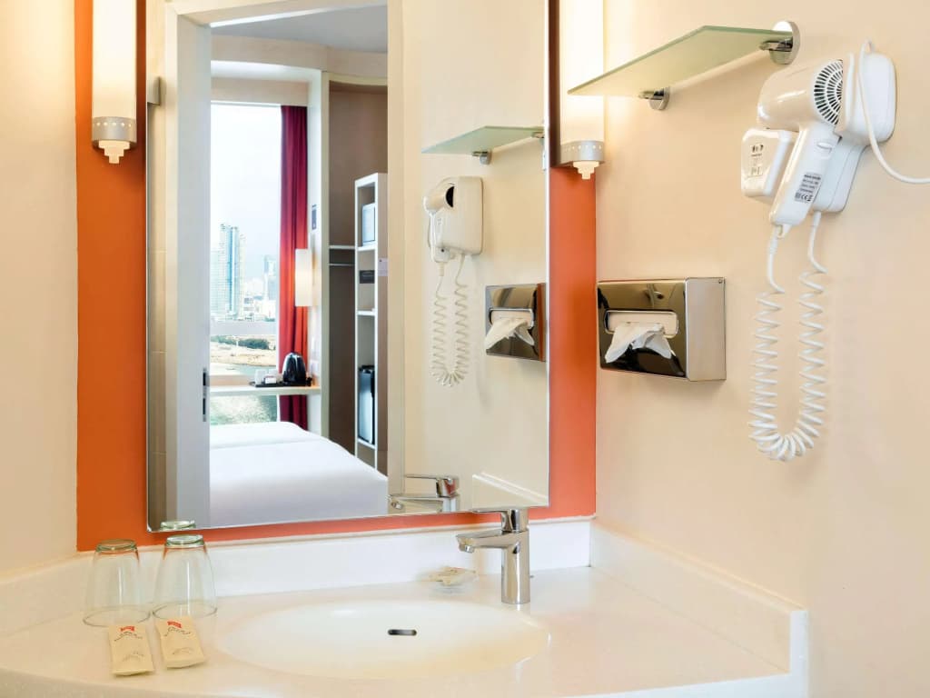 ibis Hong Kong Central And Sheung Wan - photo 12