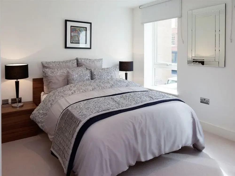 Premier Tower Bridge Apartment - photo 3