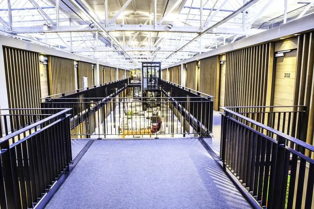 Hotel De Hallen - photo 21